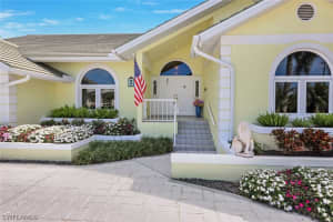 2147 Snook Drive, Naples, FL 34102 - MLS#226012423