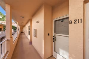 1044 Woodshire Lane, Naples, FL 34105 - MLS#226012443