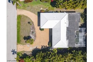 3760 PARKVIEW Way, Naples, FL 34103 - MLS#226012456