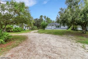 2740 Randall, Naples