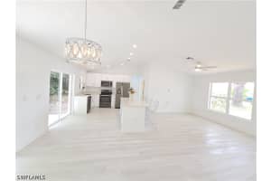 687 Grove Dr, Naples