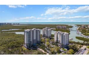 425 Cove Tower Drive, Naples, FL 34110 - MLS#226012537