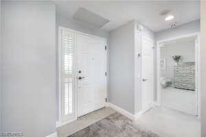 425 Cove Tower Drive, Naples, FL 34110 - MLS#226012537