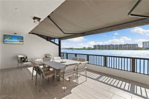 406 La Peninsula Boulevard, Naples, FL 34113 - MLS#226012552