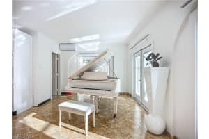 10242 Vanderbilt Drive, Naples, FL 34108 - MLS#226012650