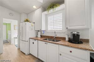 5338 Guadeloupe Way, Naples, FL 34119 - MLS#226012696