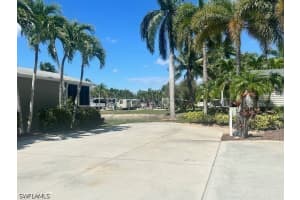 1386 Silver Lakes Boulevard, Naples, FL 34114 - MLS#226012715