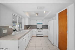 624 35th Street, Cape Coral, FL 33904 - MLS#226012756