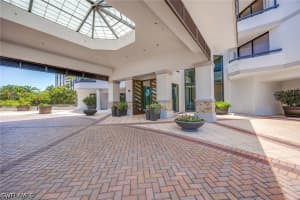 6075 Pelican Bay Boulevard, Naples, FL 34108 - MLS#226012770