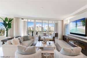 13665 Vanderbilt Drive, Naples, FL 34110 - MLS#226012783