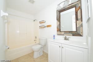 907 10th Terrace, Cape Coral, FL 33909 - MLS#226012797