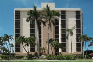 9653 Gulf Shore Dr 303, Naples