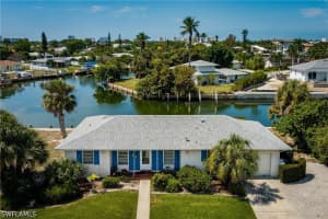 756 Apple Court, Marco Island, FL 34145 - MLS#226012843