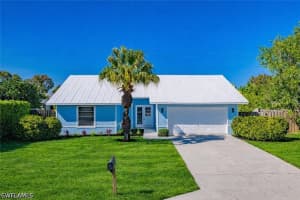 1337 N Alhambra Cir, Naples