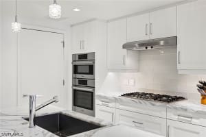 6897 Grenadier Boulevard, Naples, FL 34108 - MLS#226012885