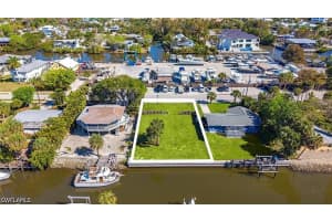 2754 Bayview Drive, Naples, FL 34112 - MLS#226012894