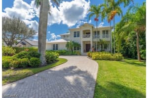 428 Rudder Rd, Naples