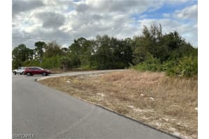 53 HANNA Avenue, Lehigh Acres, FL 33976 - MLS#226012955