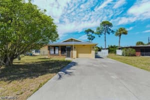 819 98th Avenue, Naples, FL 34108 - MLS#226012979