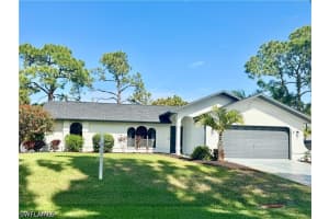 8137 Pelican Rd, Fort Myers