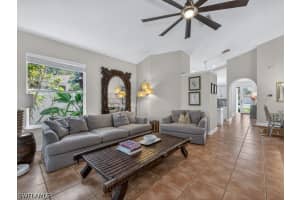 585 104th Avenue, Naples, FL 34108 - MLS#226013072