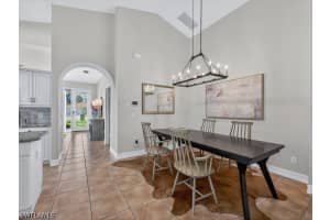 585 104th Avenue, Naples, FL 34108 - MLS#226013072