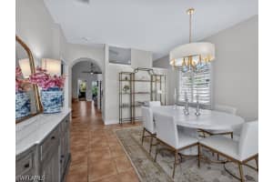 585 104th Avenue, Naples, FL 34108 - MLS#226013072