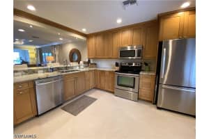 9101 Vanderbilt Drive, Naples, FL 34108 - MLS#226013157