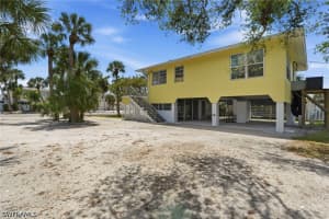 123 Andre Mar Drive, Fort Myers Beach, FL 33931 - MLS#226013208