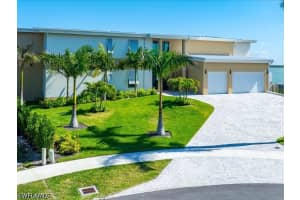 1798 Wavecrest Court, Marco Island, FL 34145 - MLS#226013220