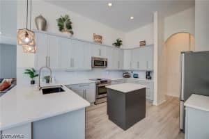 2112 Amargo Way, Naples, FL 34119 - MLS#226013232