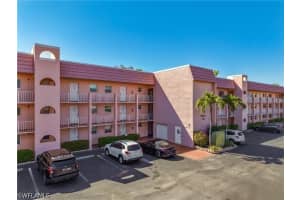 180 TURTLE LAKE Court, Naples, FL 34105 - MLS#226013251