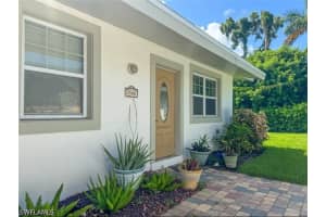 746 109th Avenue, Naples, FL 34108 - MLS#226013257