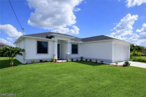 211 25th Avenue, Cape Coral, FL 33993 - MLS#226013279