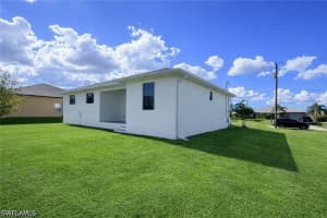 211 25th Avenue, Cape Coral, FL 33993 - MLS#226013279