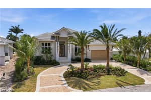 626 Fountainhead Lane, Naples, FL 34103 - MLS#226013306