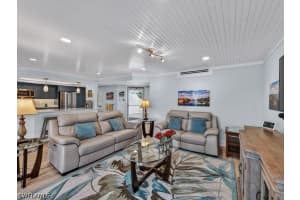 625 Beachwalk Circle, Naples, FL 34108 - MLS#226013341