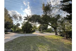 930 13th Street, Naples, FL 34102 - MLS#226013342