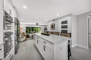 990 8th Street, Naples, FL 34102 - MLS#226013364