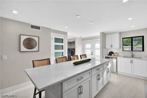 990 8th Street, Naples, FL 34102 - MLS#226013364