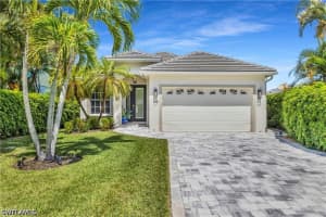 513 96th Avenue, Naples, FL 34108 - MLS#226013438