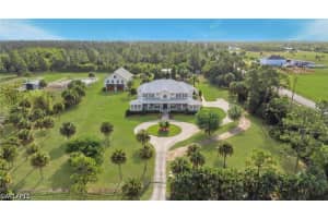 940 10th Street, Naples, FL 34117 - MLS#226013515