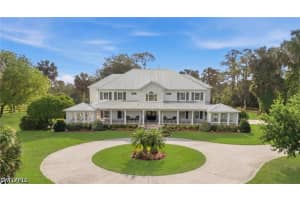 940 10th Street, Naples, FL 34117 - MLS#226013515