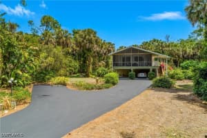 670 7th St Sw, Naples