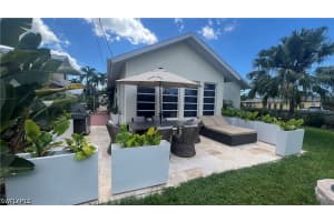 801 99th Avenue, Naples, FL 34108 - MLS#226013566