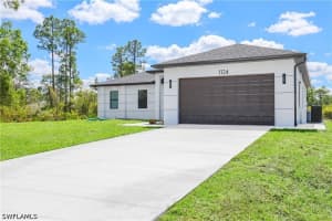 1124 Edelweiss St E, Lehigh Acres