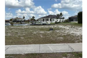 137 Greenview Street, Marco Island, FL 34145 - MLS#226013604