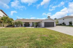 27129 Holly Lane, Bonita Springs, FL 34135 - MLS#226013631