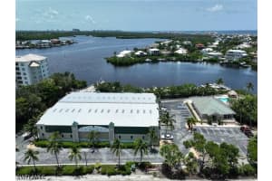 5025 Bonita Beach Road, Bonita Springs, FL 34134 Sold 05/07/26