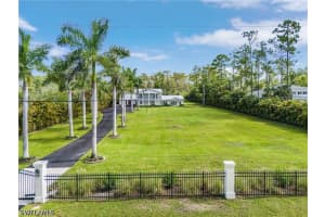 6155 Standing Oaks Lane, Naples, FL 34119 - MLS#226013669